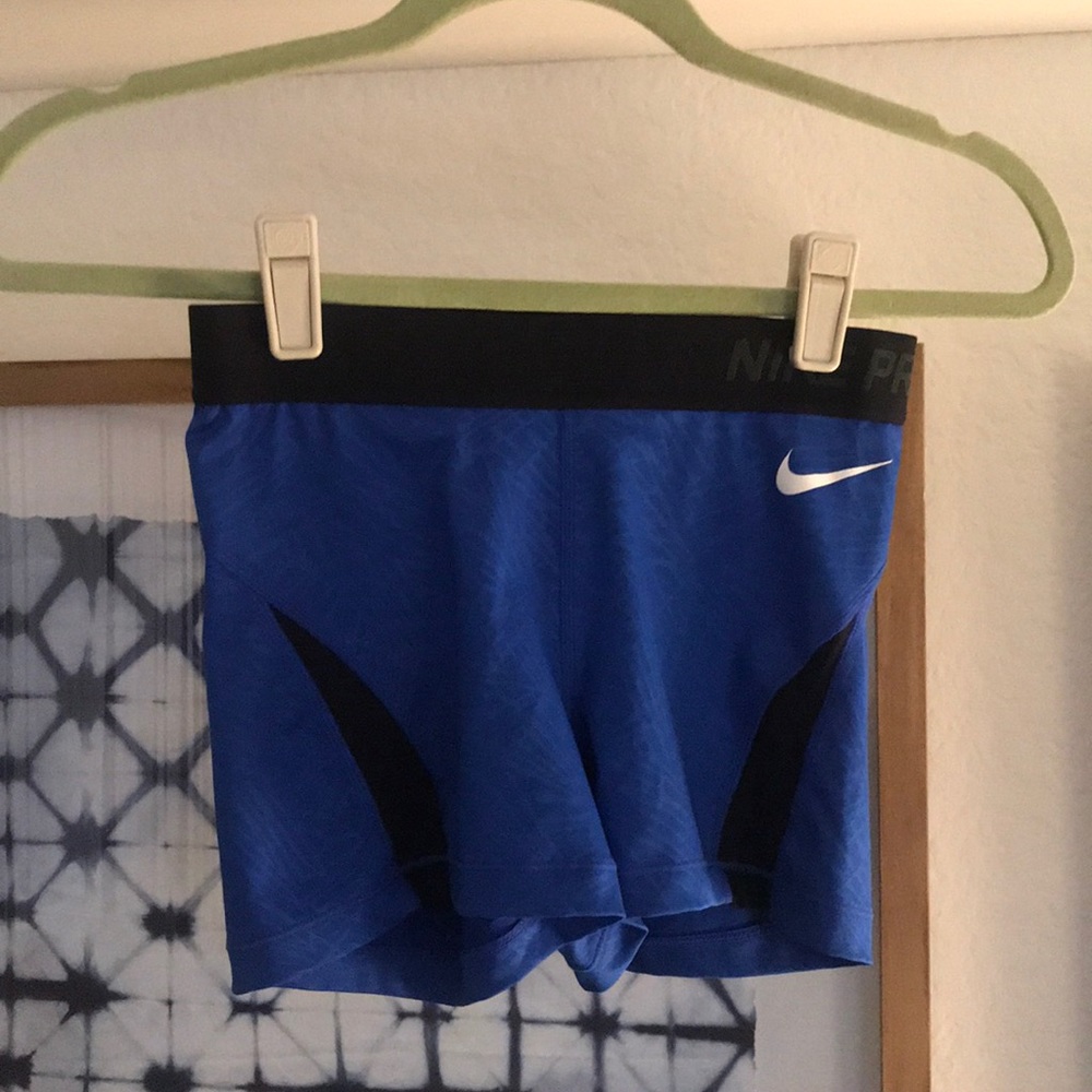NWOT Nike pro compression shorts